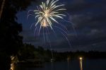 Fireworks_over_Lake.jpg
